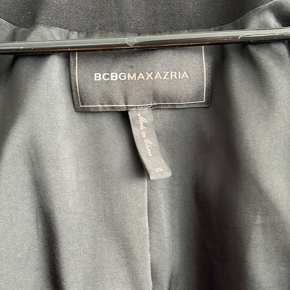 Cropped BCBG blazer in black - Picture 2 of 4